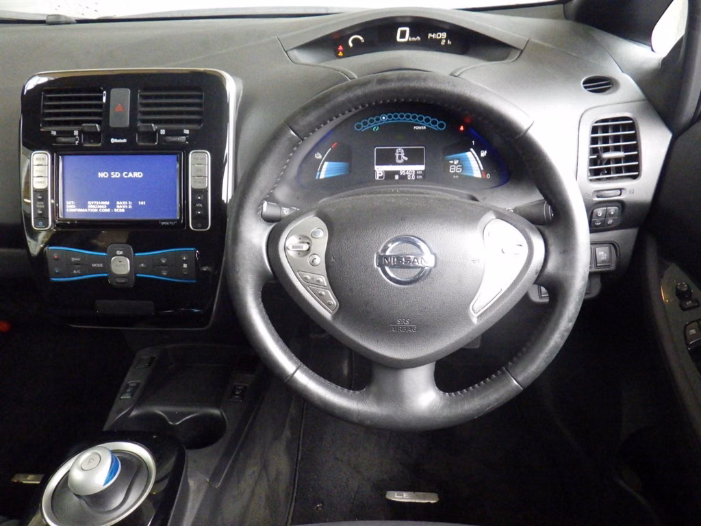 NISSAN LEAF