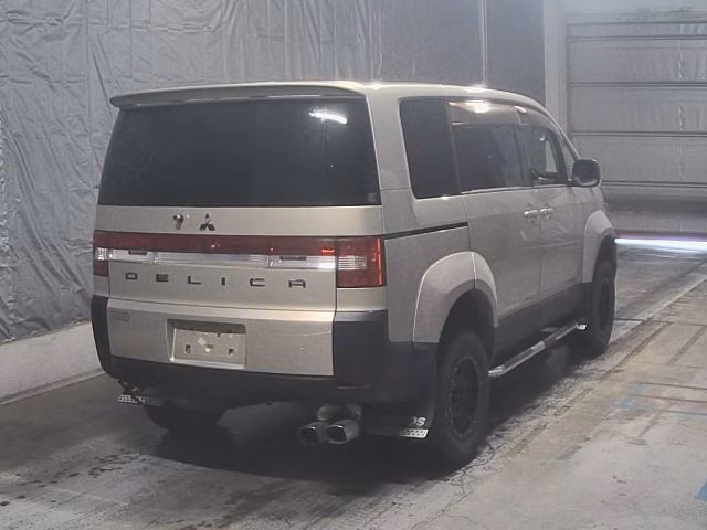 MITSUBISHI DELICA D:5