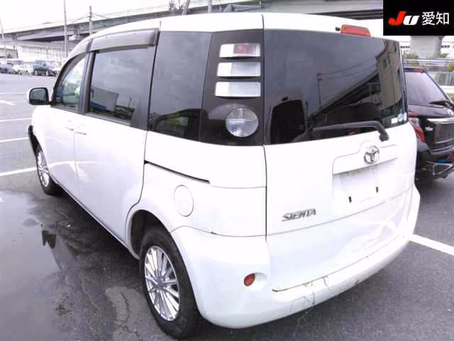 TOYOTA SIENTA