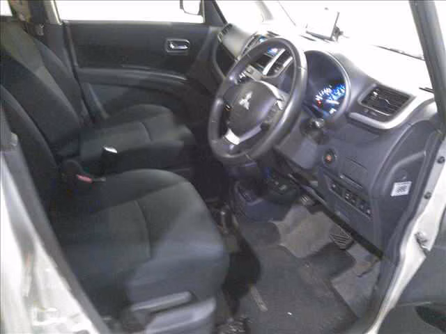 MITSUBISHI DELICA D:2