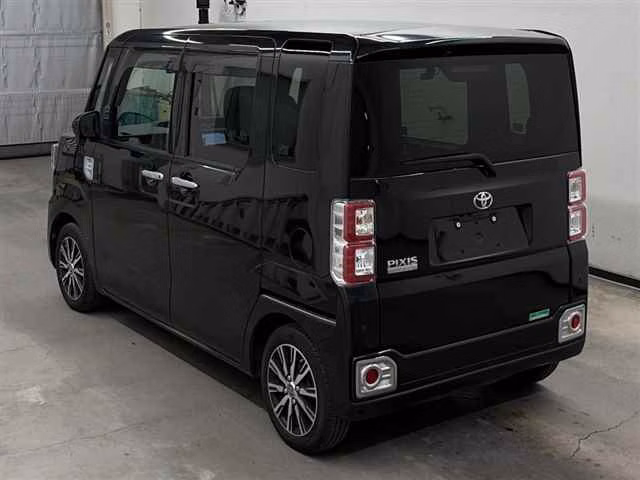 TOYOTA PIXIS MEGA