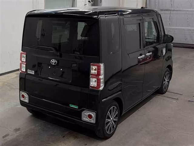 TOYOTA PIXIS MEGA