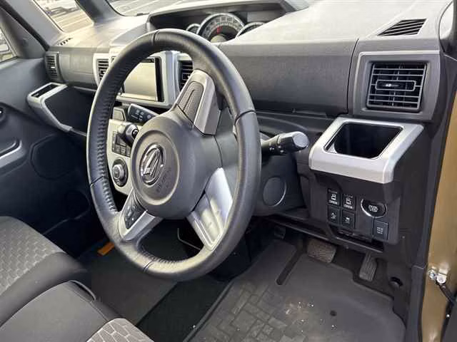 DAIHATSU WAKE