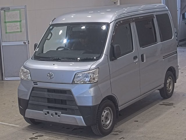 TOYOTA PIXIS VAN