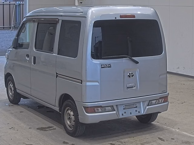 TOYOTA PIXIS VAN