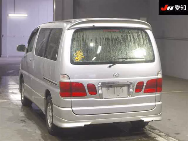 TOYOTA GRAND HIACE