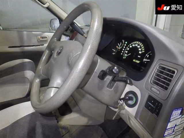 TOYOTA GRAND HIACE