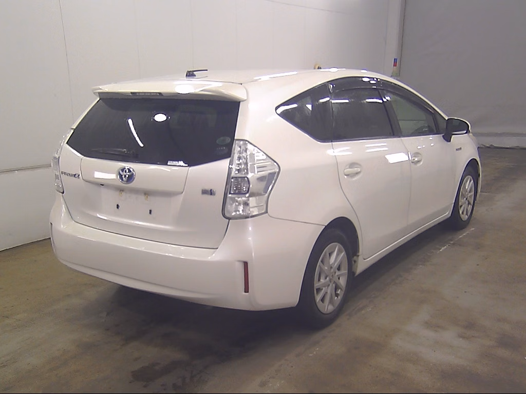 TOYOTA PRIUS ALPHA