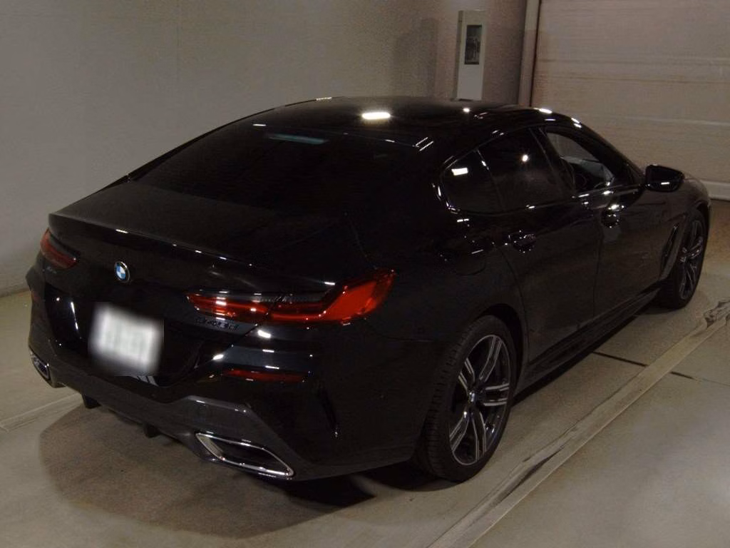 BMW 8-SERIES
