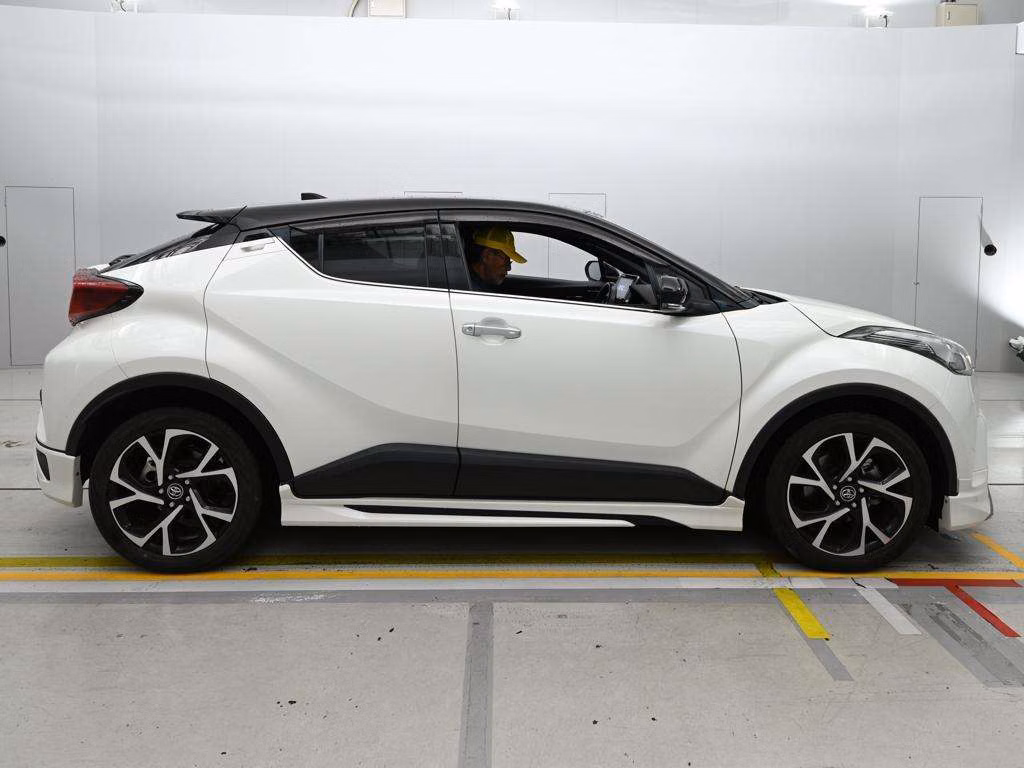 TOYOTA C-HR