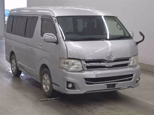 TOYOTA HIACE