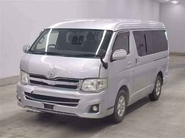 TOYOTA HIACE