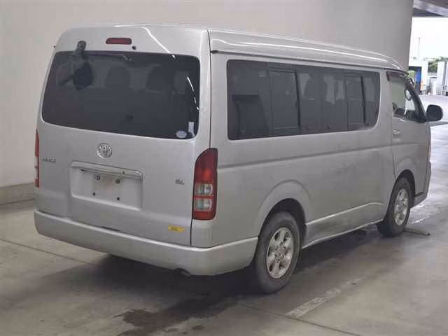 TOYOTA HIACE