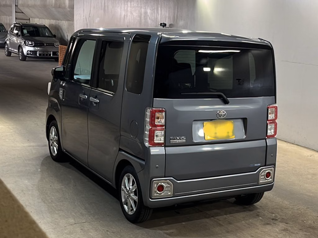 TOYOTA PIXIS MEGA