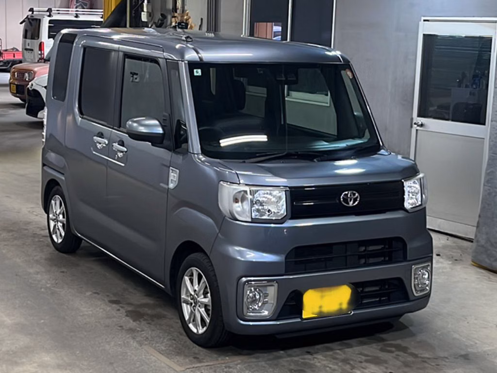 TOYOTA PIXIS MEGA