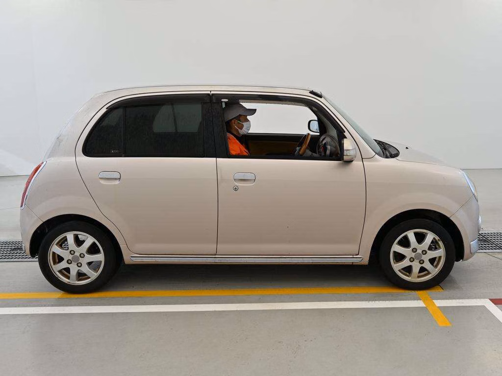 DAIHATSU MIRA GINO