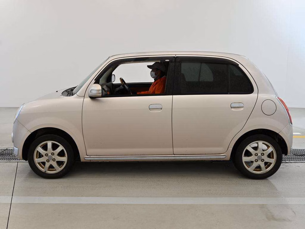 DAIHATSU MIRA GINO