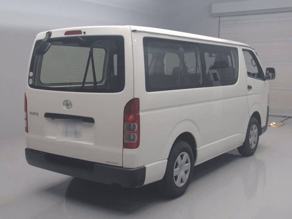 TOYOTA REGIUS ACE