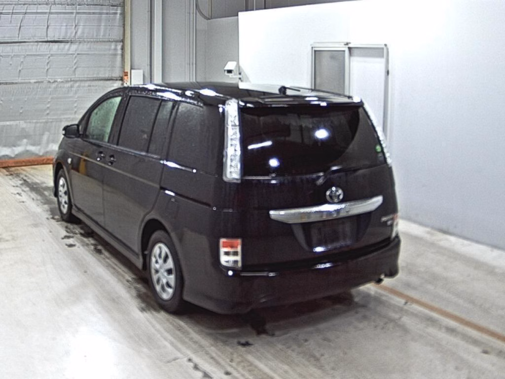 TOYOTA ISIS