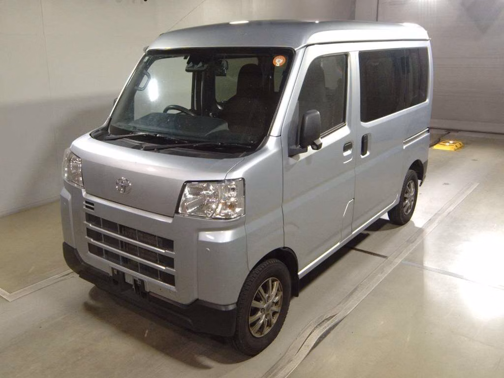 TOYOTA PIXIS VAN