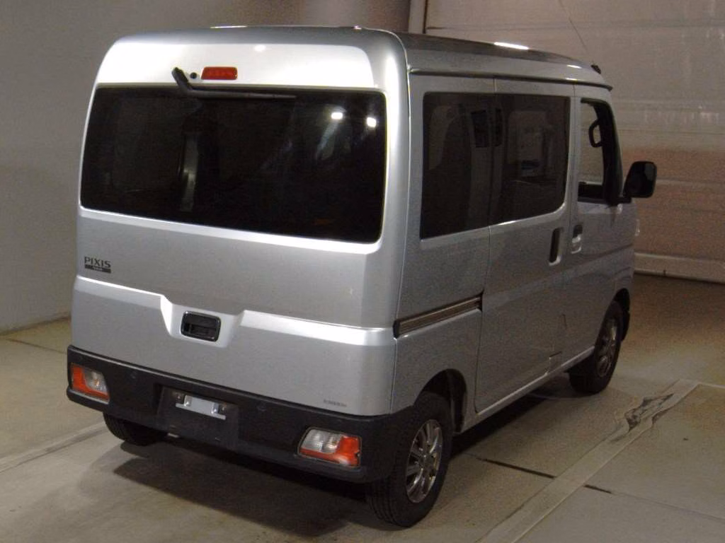 TOYOTA PIXIS VAN