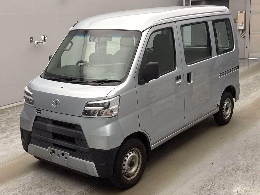 TOYOTA PIXIS VAN