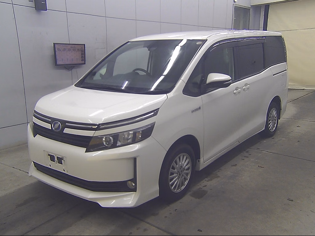 TOYOTA VOXY