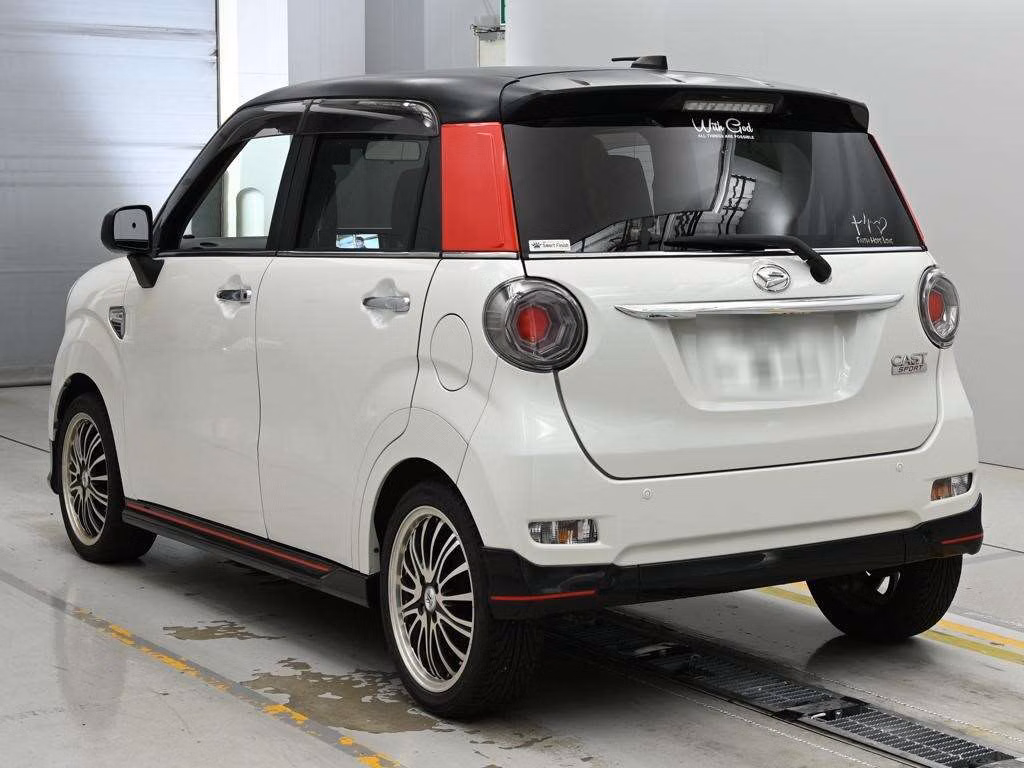 DAIHATSU CAST