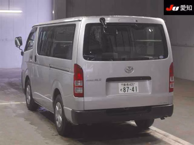 TOYOTA REGIUS ACE