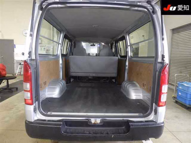 TOYOTA REGIUS ACE