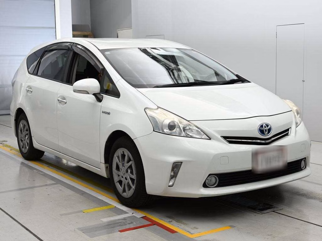 TOYOTA PRIUS ALPHA