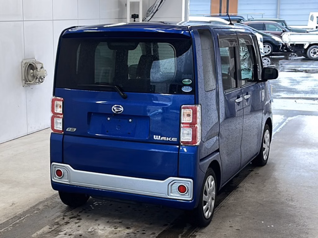 DAIHATSU WAKE
