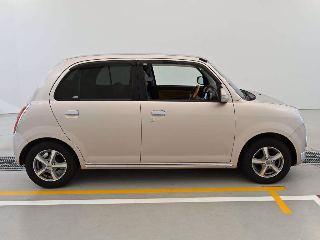 DAIHATSU MIRA GINO