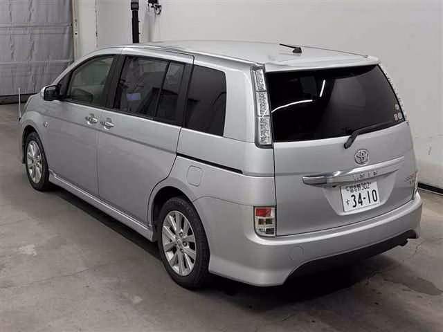 TOYOTA ISIS