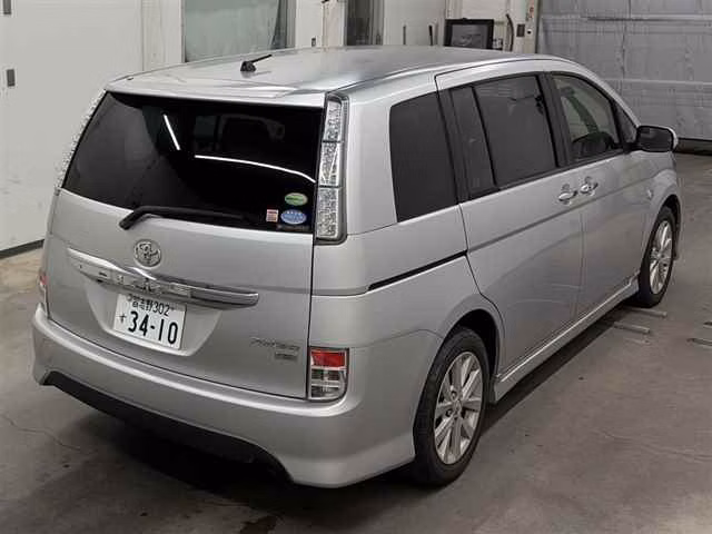TOYOTA ISIS