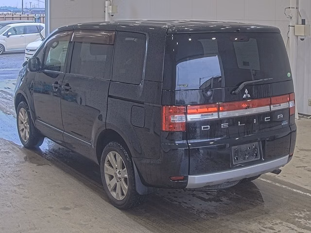 MITSUBISHI DELICA D:5