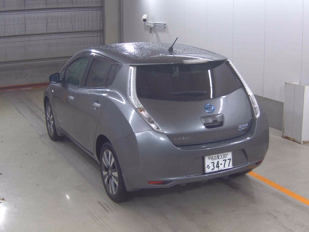 NISSAN LEAF