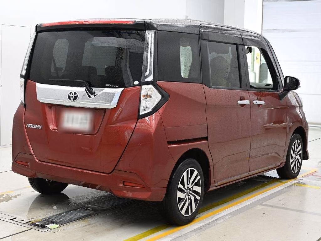 TOYOTA ROOMY