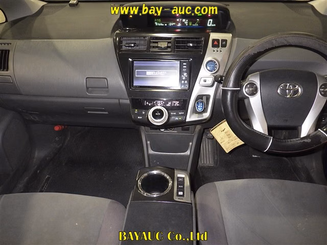 TOYOTA PRIUS ALPHA