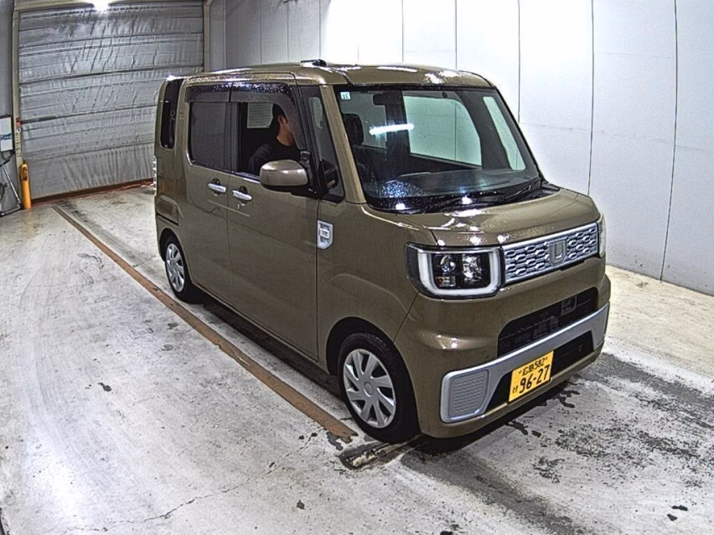 DAIHATSU WAKE