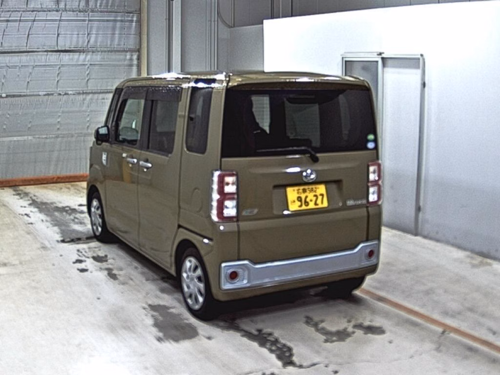 DAIHATSU WAKE
