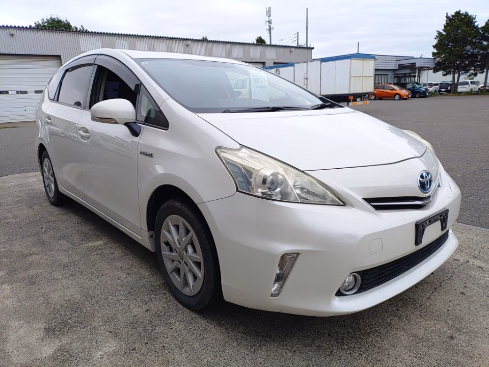 TOYOTA PRIUS ALPHA