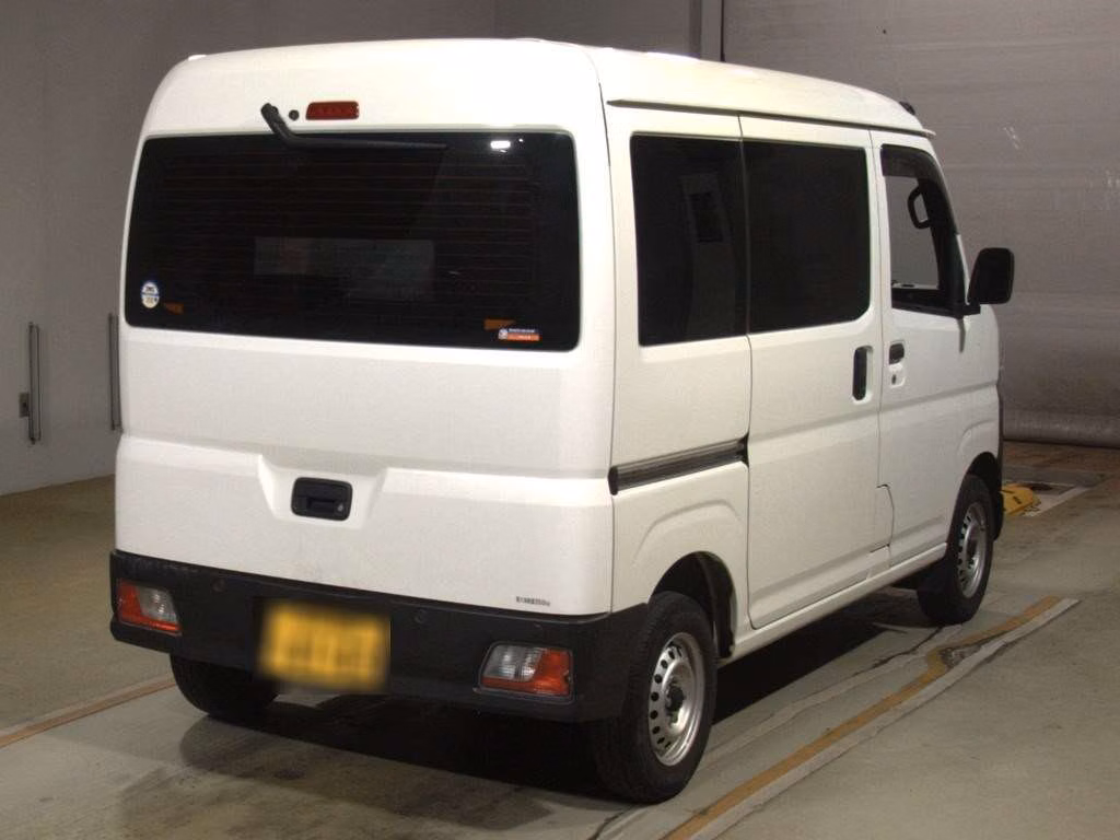 TOYOTA PIXIS VAN