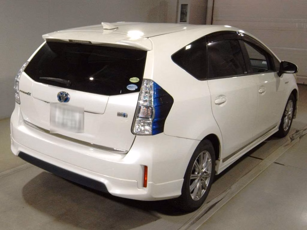 TOYOTA PRIUS ALPHA