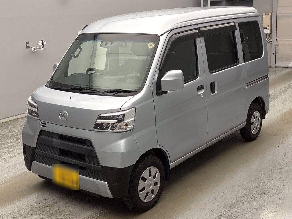 TOYOTA PIXIS VAN