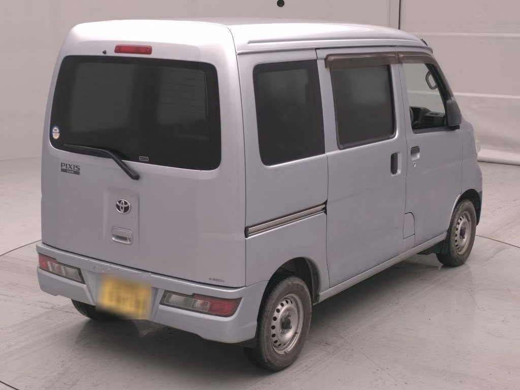 TOYOTA PIXIS VAN