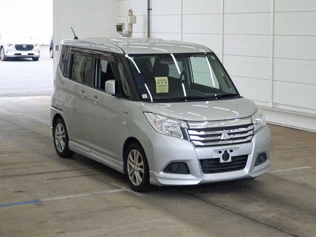 MITSUBISHI DELICA D:2