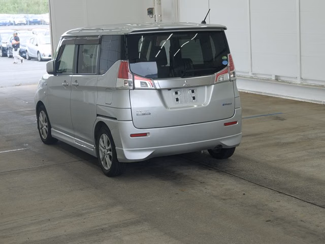 MITSUBISHI DELICA D:2
