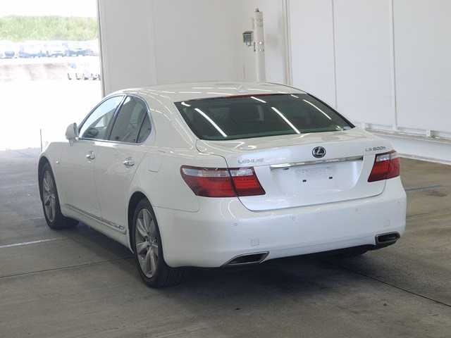 LEXUS LS600H