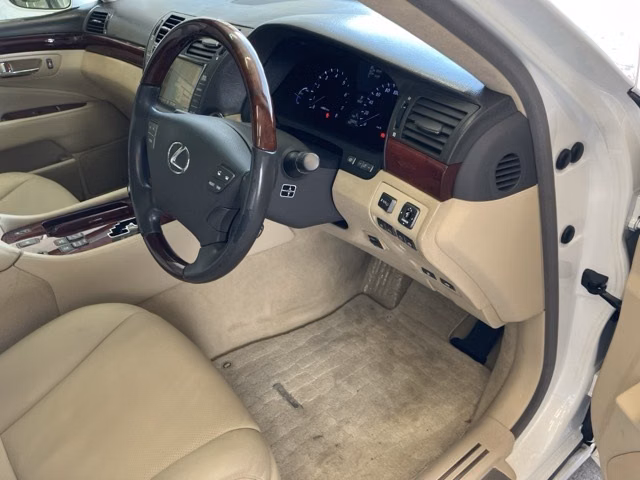 LEXUS LS600H